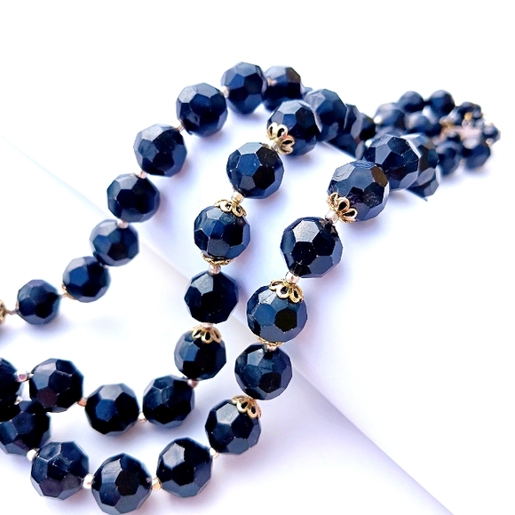 3 STRAND NECKLACE Vintage resin plastic Hong Kong black silvertone 17" - Picture 4 of 7